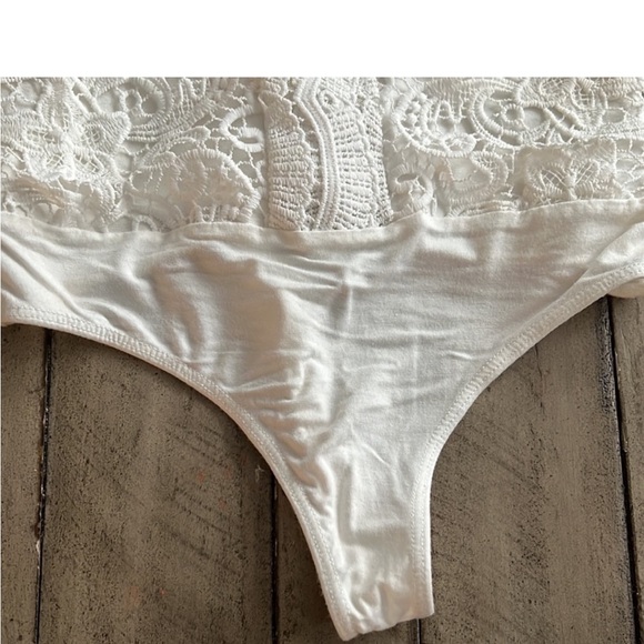 Lulu’s Cali Cantina White Lace Bodysuit Size Small NWT - Picture 11 of 14